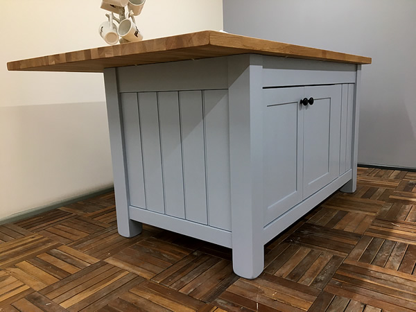 freestanding kitchen island with double cupboard &amp; 3 drawers