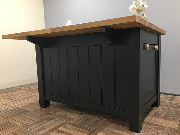 medium freestanding kitchen island with breakfast bar